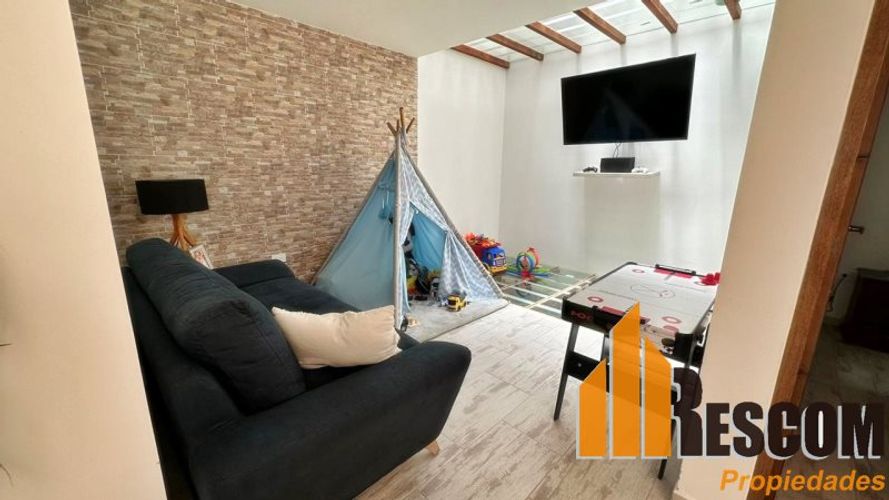 Casa de 4 alcobas en venta en El Porvenir, Rionegro, 190 m² · foto 3 de 12