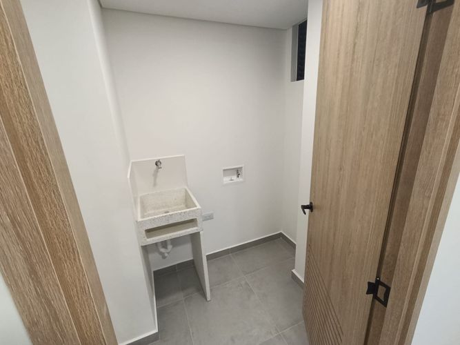 Apartamento de 2 alcobas en venta en San Antonio De Pereira, Rionegro, 75 m² · foto 7 de 8