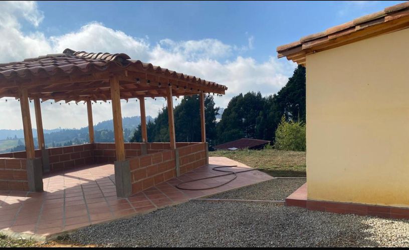 Casa de 6 alcobas en venta en Guarne, 275 m² · foto 9 de 19