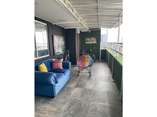 Edificio en venta en Santa Rosa, Cali, 1760 m² · foto 2 de 21