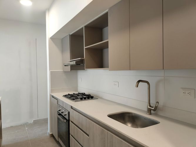 Apartamento de 4 alcobas en venta en El Poblado, Medellín, 116 m² · foto 9 de 18