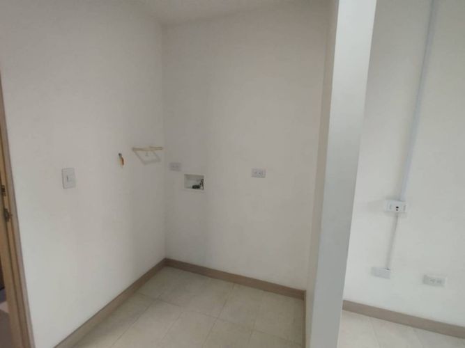 Oficina en arriendo en Laureles, Medellín, 32 m² · foto 4 de 5