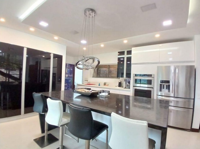 Casa de 3 alcobas en venta en Vereda La Doctora, Sabaneta, 670 m² · foto 3 de 13