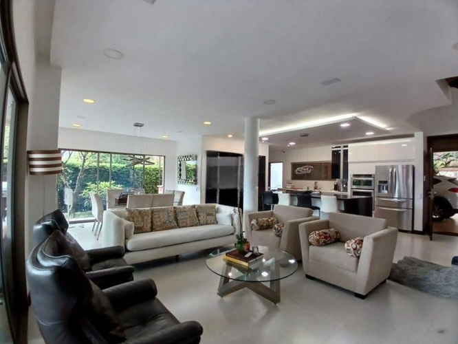 Casa de 3 alcobas en venta en Vereda La Doctora, Sabaneta, 670 m² · foto 4 de 13