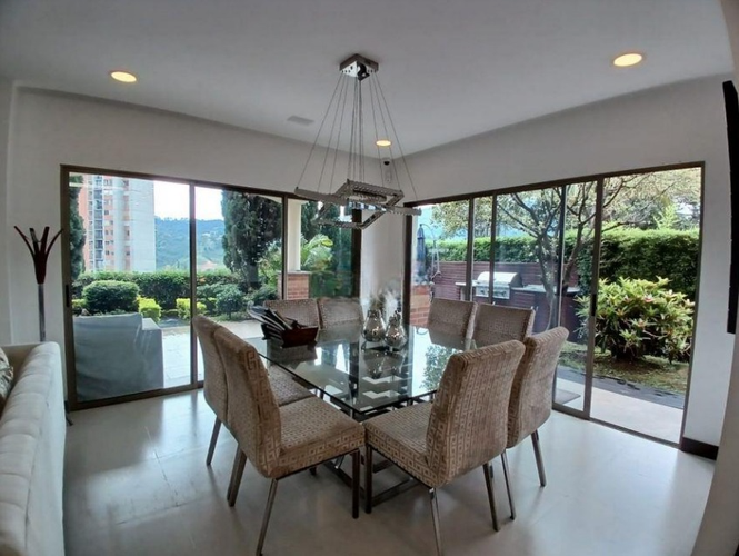 Casa de 3 alcobas en venta en Vereda La Doctora, Sabaneta, 670 m² · foto 5 de 13