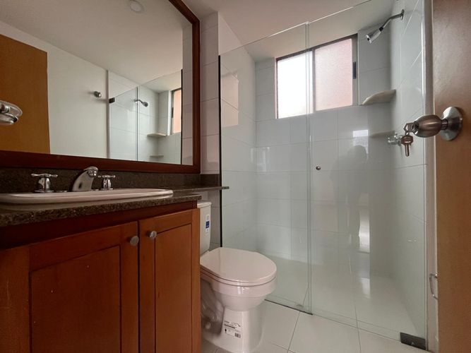 Apartamento de 3 alcobas en arriendo en El Poblado, Medellín, 100 m² · foto 3 de 12