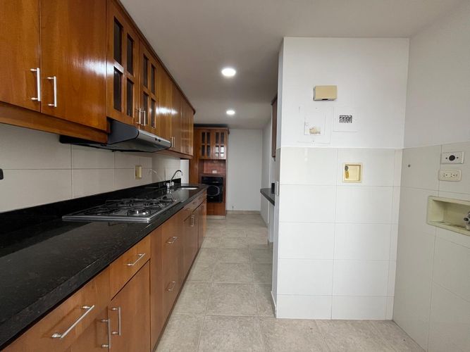 Apartamento de 3 alcobas en arriendo en El Poblado, Medellín, 100 m² · foto 2 de 12