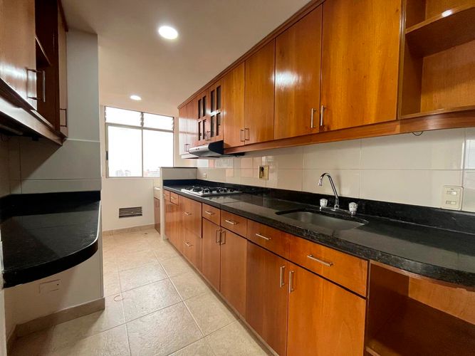 Apartamento de 3 alcobas en arriendo en El Poblado, Medellín, 100 m² · foto 4 de 12