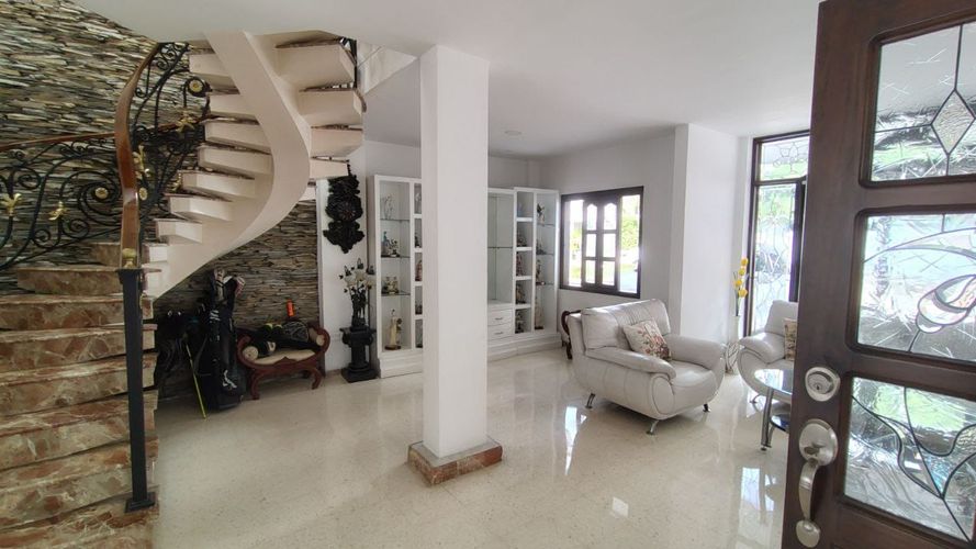 Casa de 5 alcobas en venta en Ub. La Floresta, Los Patios, 170 m² · foto 7 de 24