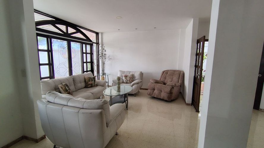 Casa de 5 alcobas en venta en Ub. La Floresta, Los Patios, 170 m² · foto 8 de 24
