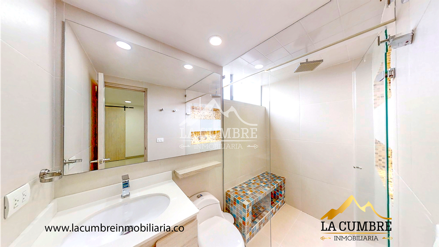 Apartamento de 3 alcobas en venta en El Poblado, Medellín, 105 m² · foto 12 de 14