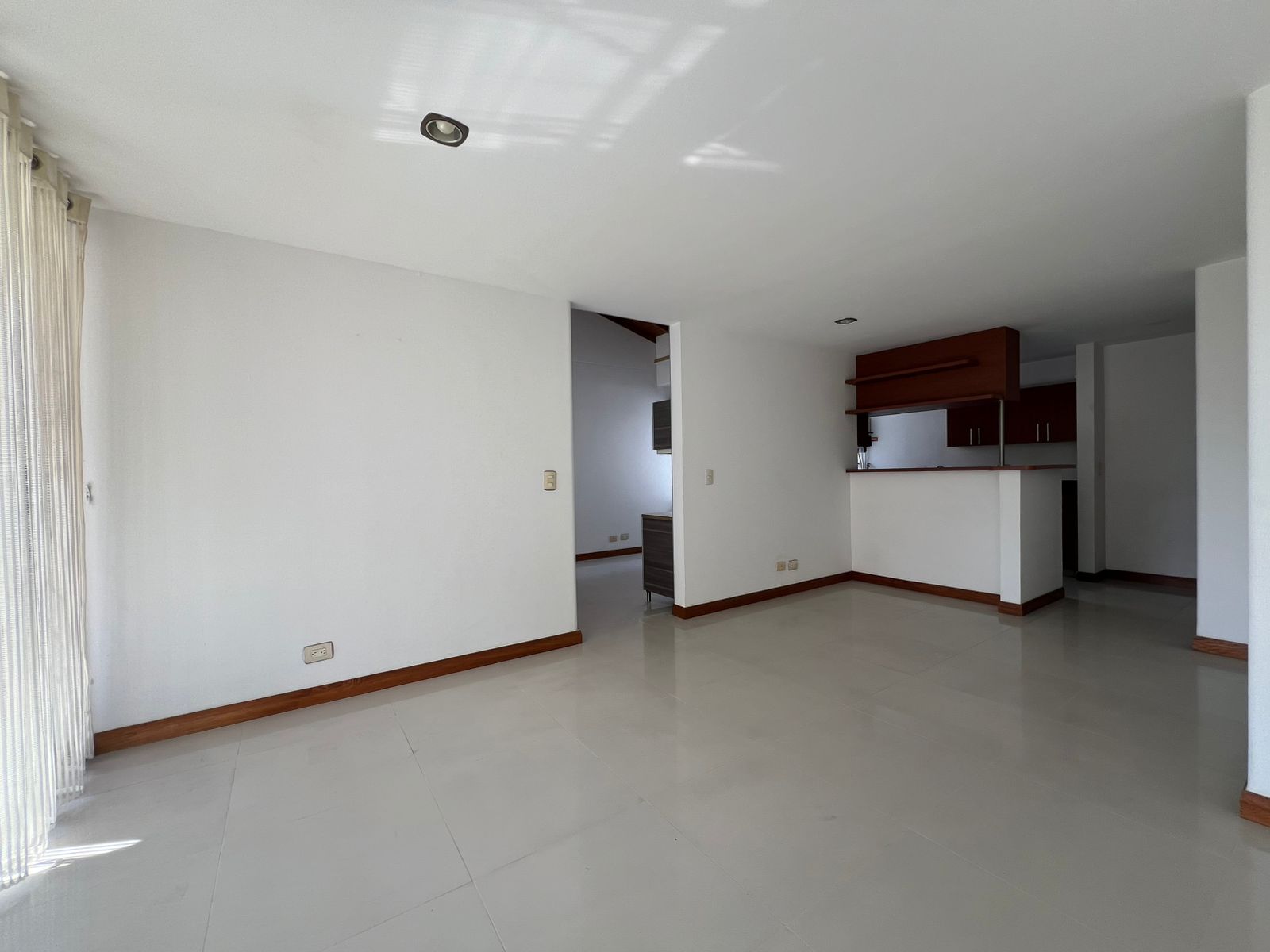 Apartamento en arriendo en Loma Del Esmeraldal, Envigado · foto 7 de 14