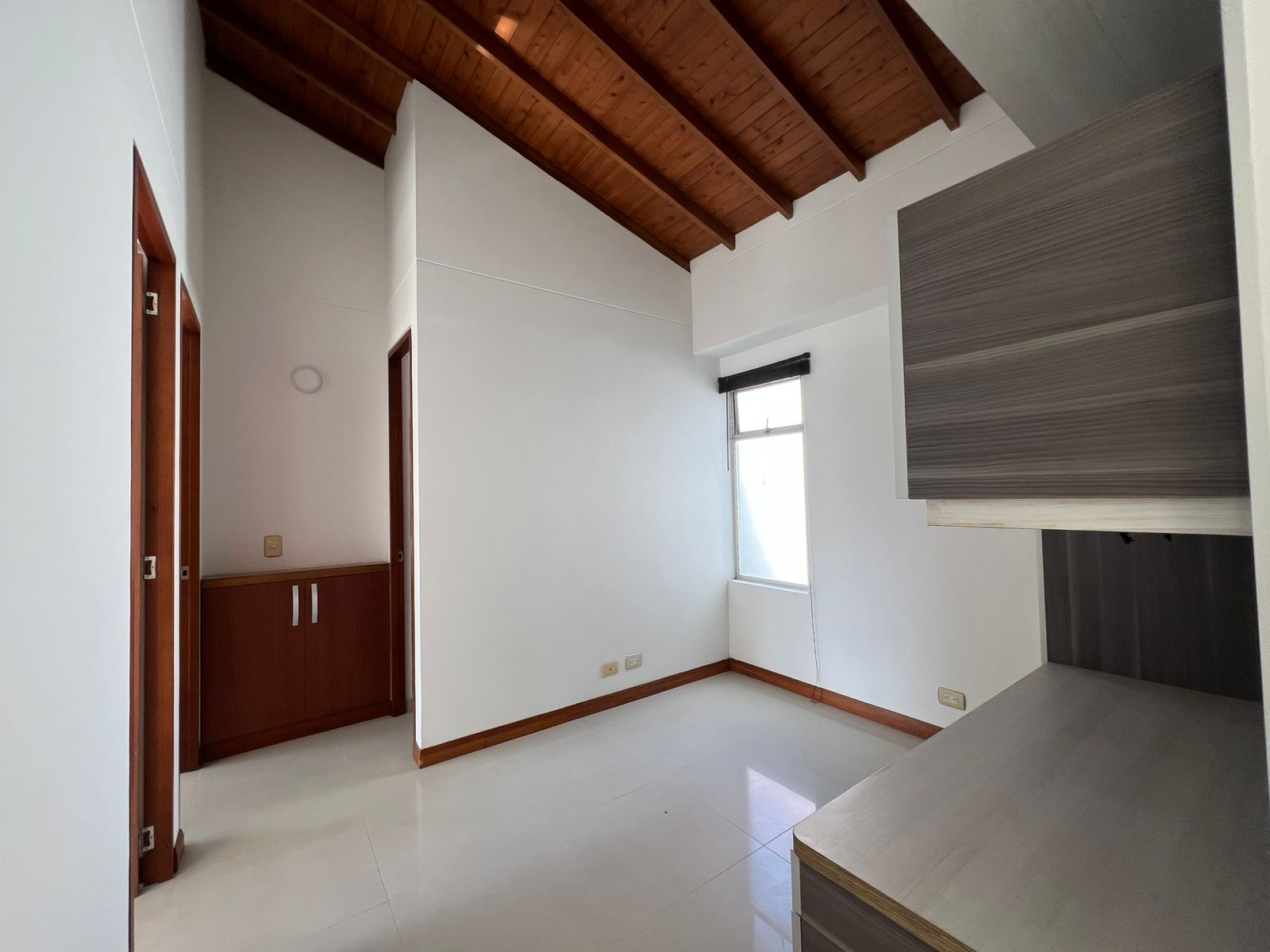 Apartamento en arriendo en Loma Del Esmeraldal, Envigado · foto 11 de 14
