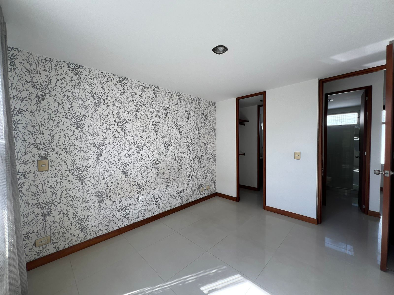 Apartamento en arriendo en Loma Del Esmeraldal, Envigado · foto 12 de 14