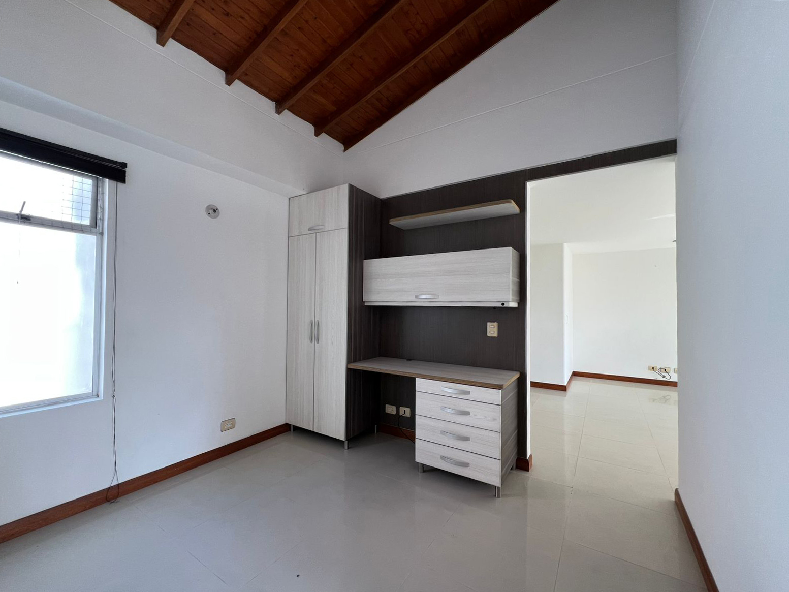 Apartamento en arriendo en Loma Del Esmeraldal, Envigado · foto 13 de 14