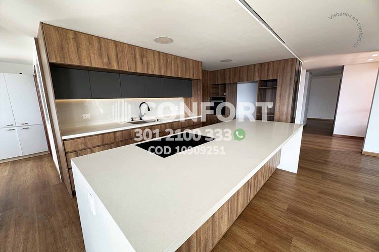Apartamento de 3 alcobas en arriendo en La Calera, Medellín, 200 m² · foto 3 de 24
