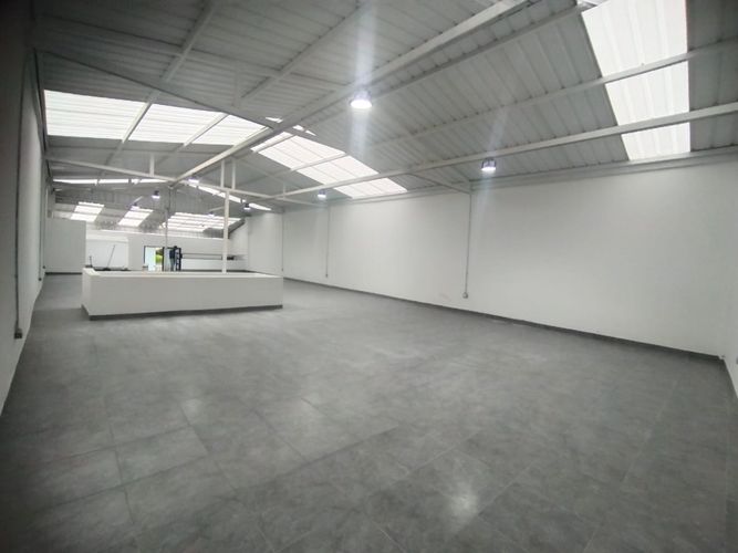 Local en arriendo en Maraya, Pereira, 700 m² · foto 3 de 16