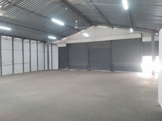 Bodega en arriendo en La Candelaria, Medellín, 460 m² · foto 2 de 14