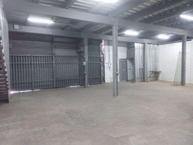Bodega en arriendo en La Candelaria, Medellín, 460 m² · foto 9 de 14