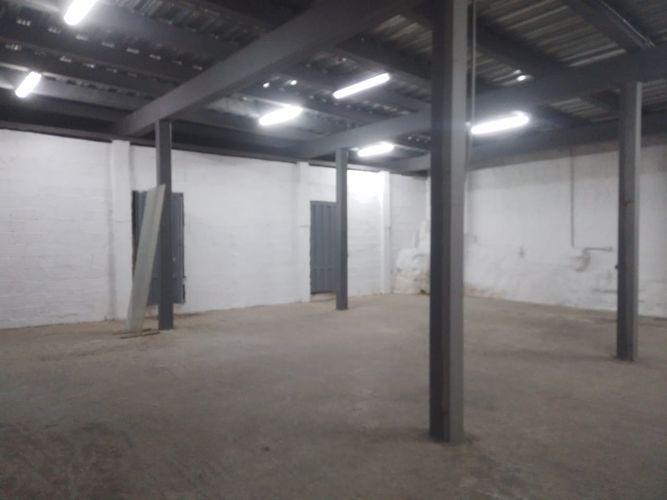 Bodega en arriendo en Bomboná No. 1, Medellín, 230 m² · foto 3 de 11