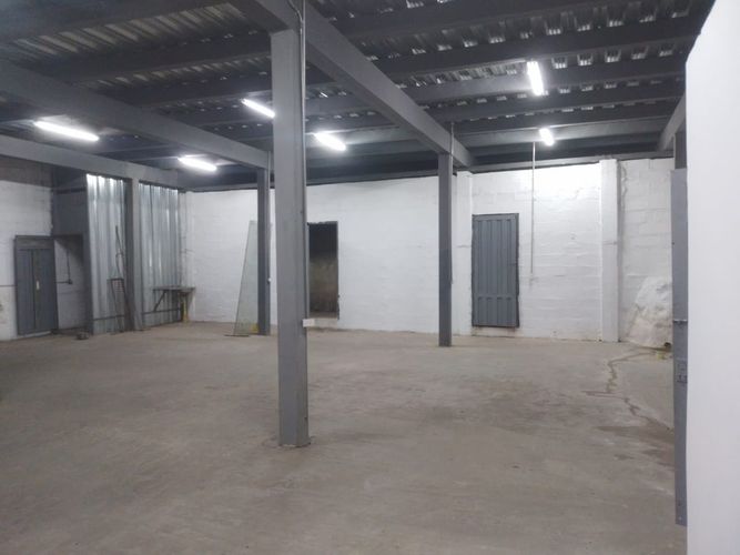 Bodega en arriendo en Bomboná No. 1, Medellín, 230 m² · foto 10 de 11