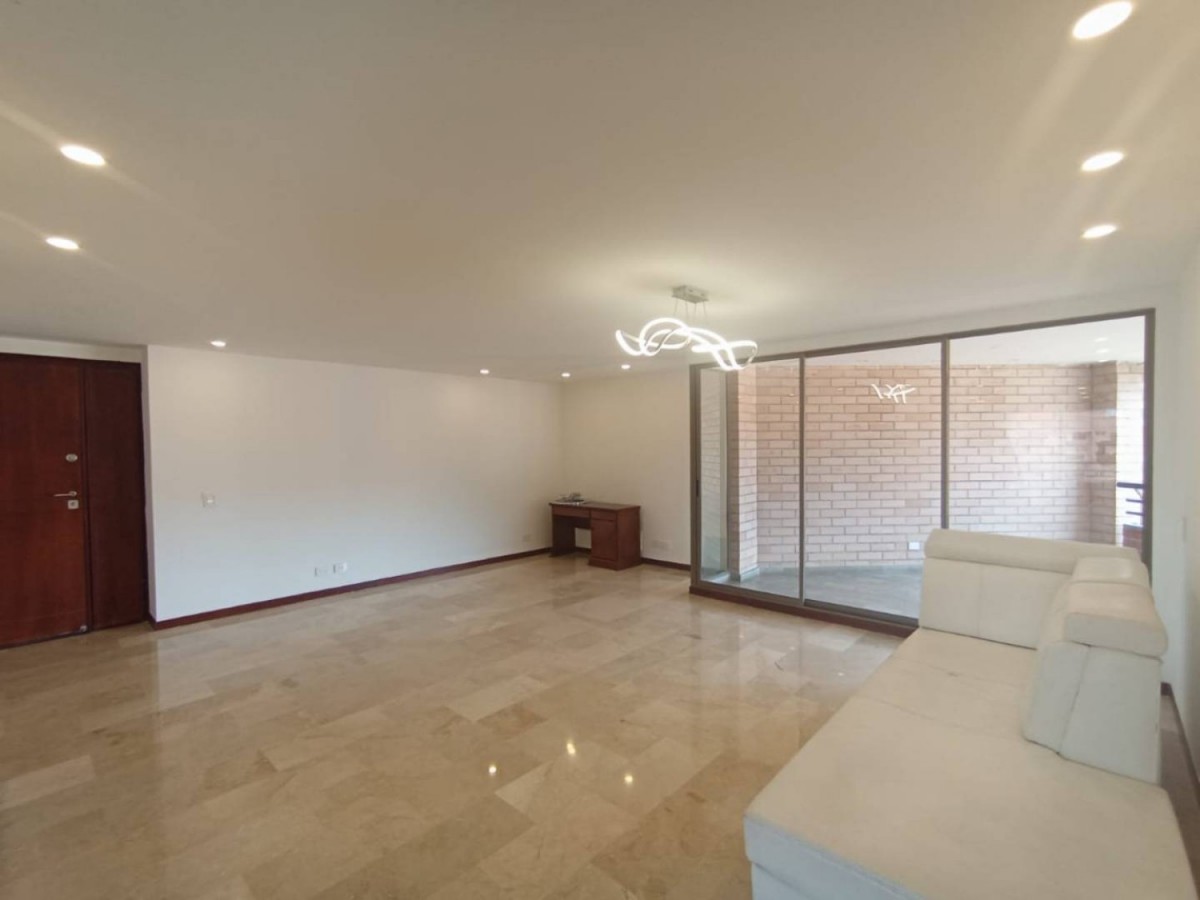 Apartamento en arriendo en La Tomatera, Medellín · foto 2 de 24
