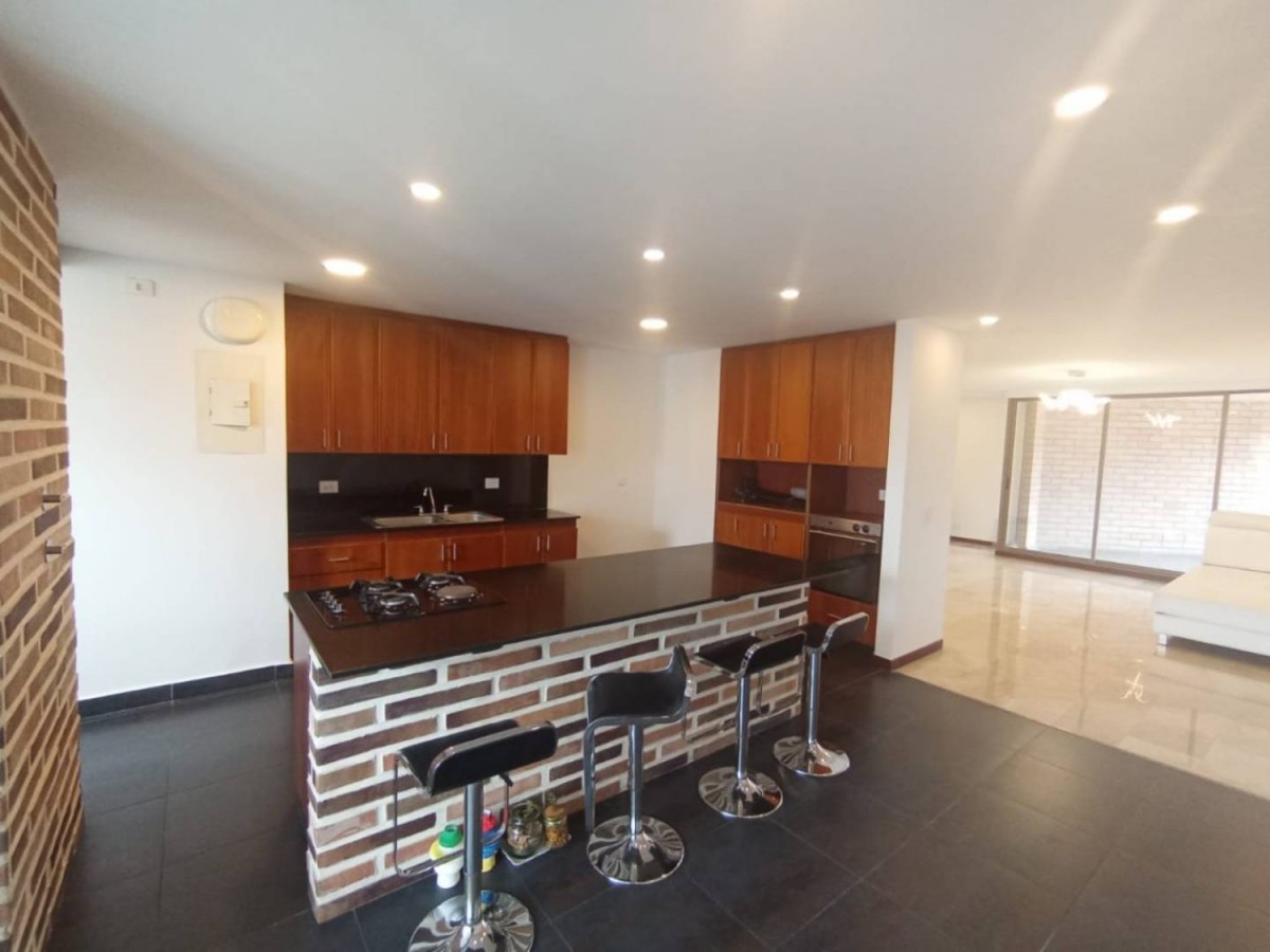 Apartamento en arriendo en La Tomatera, Medellín · foto 7 de 24