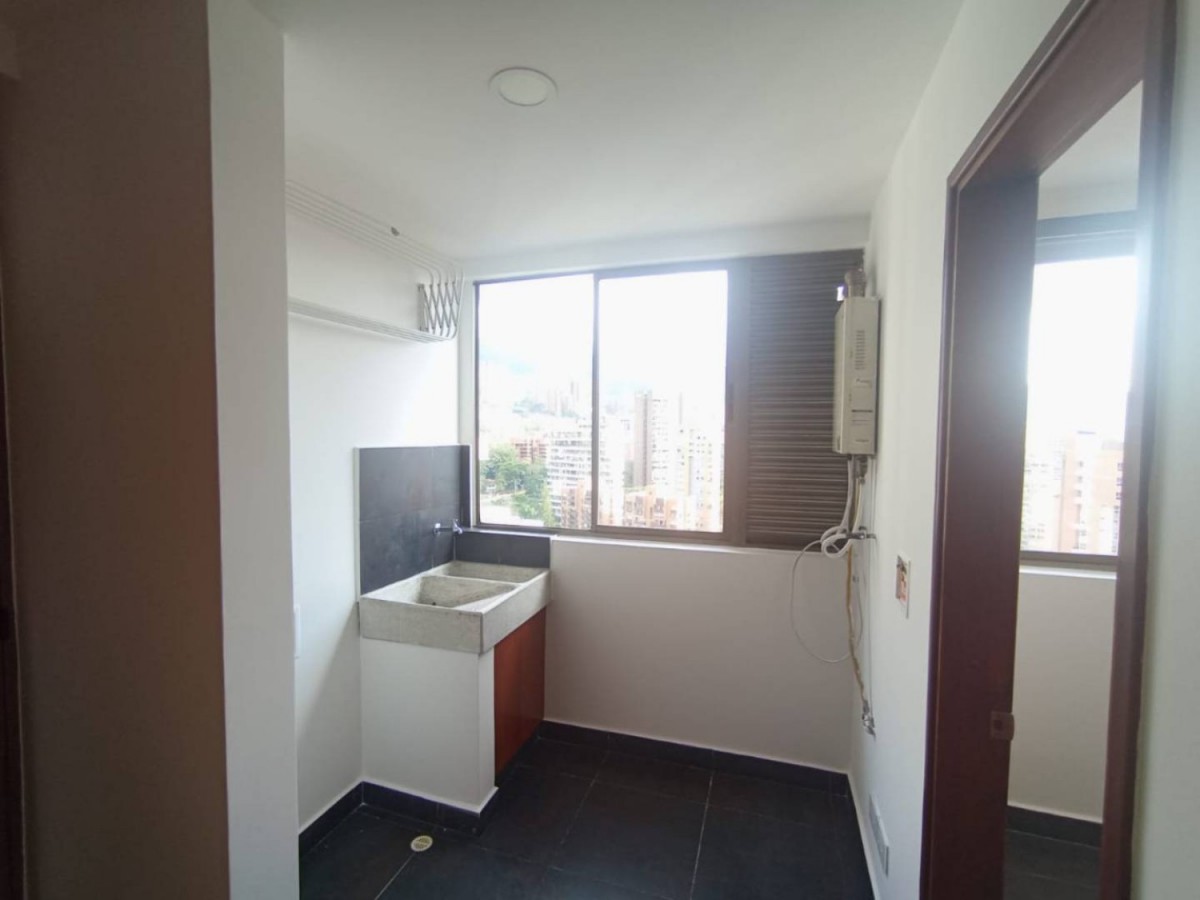 Apartamento en arriendo en La Tomatera, Medellín · foto 9 de 24