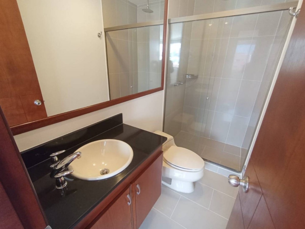 Apartamento en arriendo en La Tomatera, Medellín · foto 22 de 24