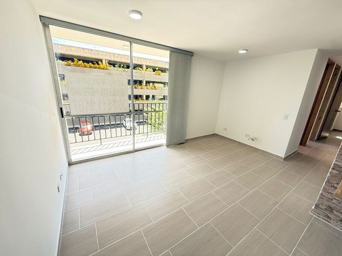 Apartamento de 3 alcobas en venta en La Macarena, Rionegro, 55 m² · foto 2 de 18