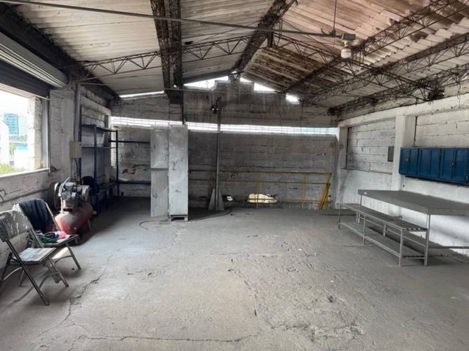 Bodega en arriendo en Perpetuo Socorro, Medellín, 900 m² · foto 4 de 10
