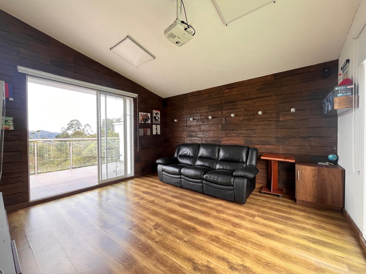 3BR House in Santa Elena (241 m²)