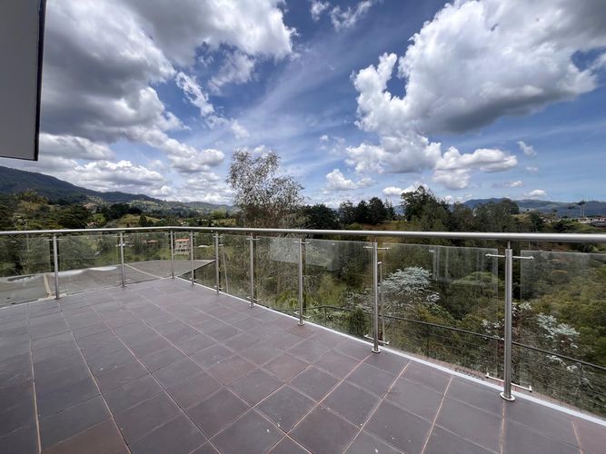 Casa de 3 alcobas en venta en Santa Elena, El Retiro, 241 m² · foto 18 de 18