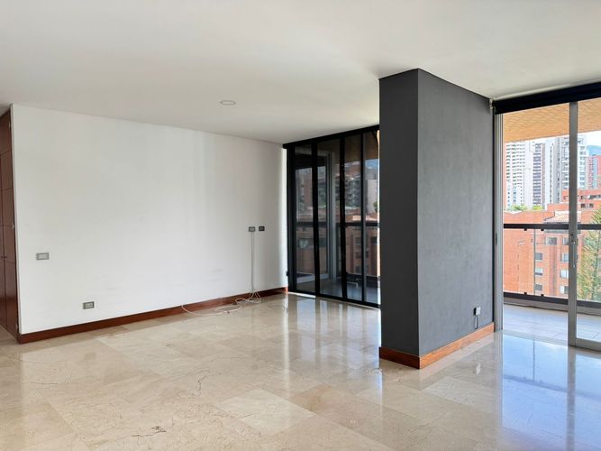 Apartamento de 3 alcobas en arriendo en El Poblado, Medellín, 160 m² · foto 4 de 15