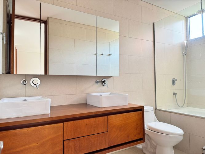 Apartamento de 3 alcobas en arriendo en El Poblado, Medellín, 160 m² · foto 13 de 15