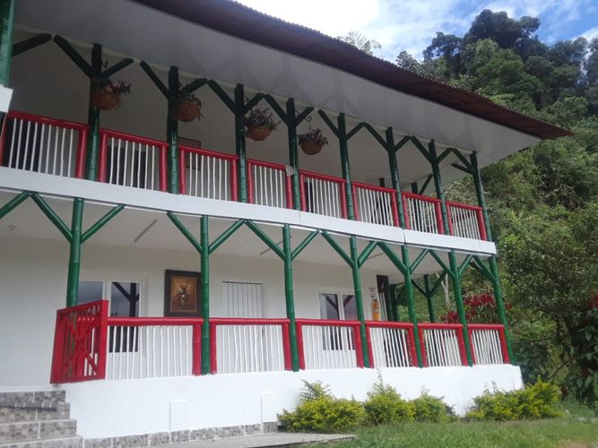 Finca en arriendo en La Florida, Pereira, 423 m² · foto 3 de 13