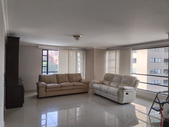 Apartamento de 3 alcobas en arriendo en El Poblado, Medellín, 144 m² · foto 2 de 19