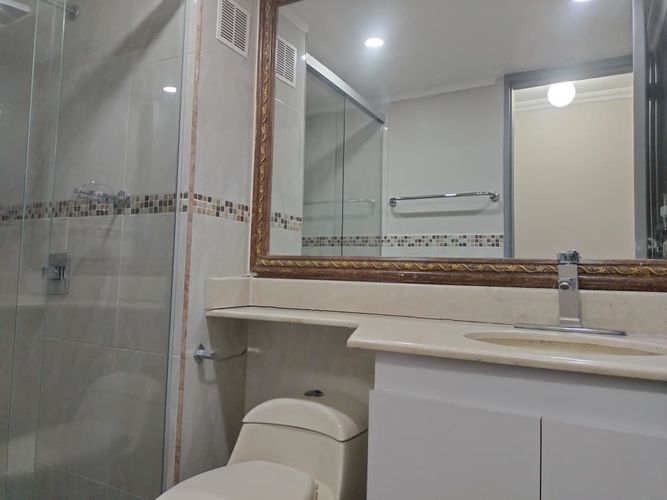 Apartamento de 3 alcobas en arriendo en El Poblado, Medellín, 144 m² · foto 18 de 19