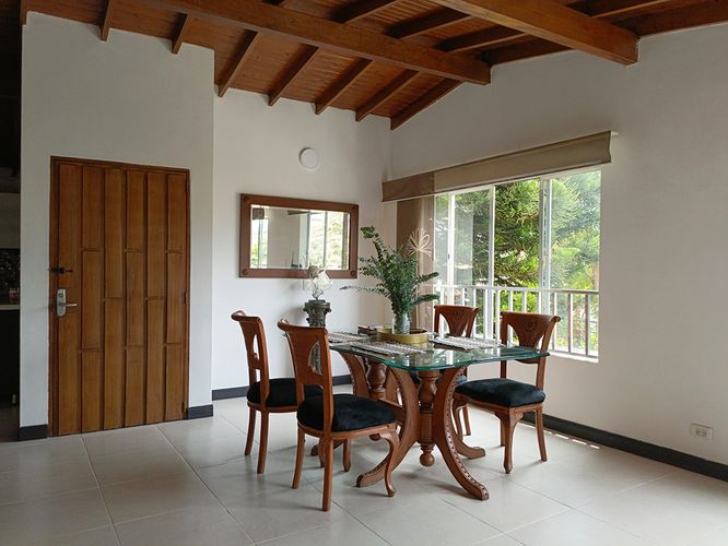 Apartamento de 4 alcobas en arriendo en Belén, Medellín, 164 m² · foto 2 de 20