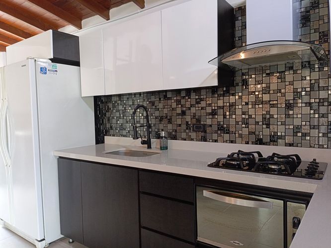 Apartamento de 4 alcobas en arriendo en Belén, Medellín, 164 m² · foto 7 de 20