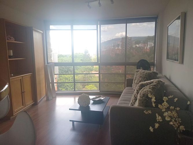 Apartamento en arriendo en El Poblado, Medellín · foto 3 de 9