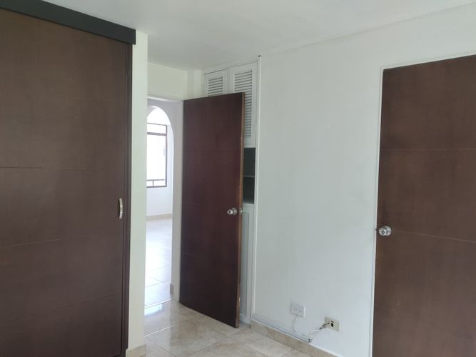 Apartamento de 2 alcobas en arriendo en El Poblado, Medellín, 69 m² · foto 11 de 15
