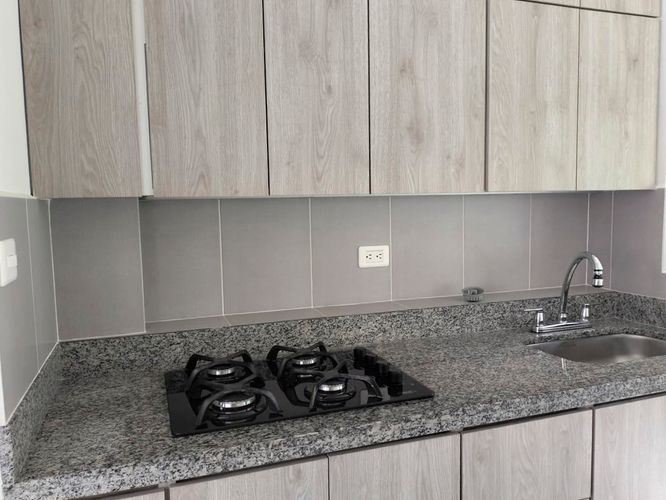 Apartamento de 2 alcobas en arriendo en El Poblado, Medellín, 69 m² · foto 4 de 15