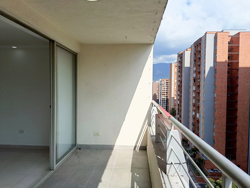 Apartamento en venta en Loma De Los Bernal, Medellín · foto 13 de 14