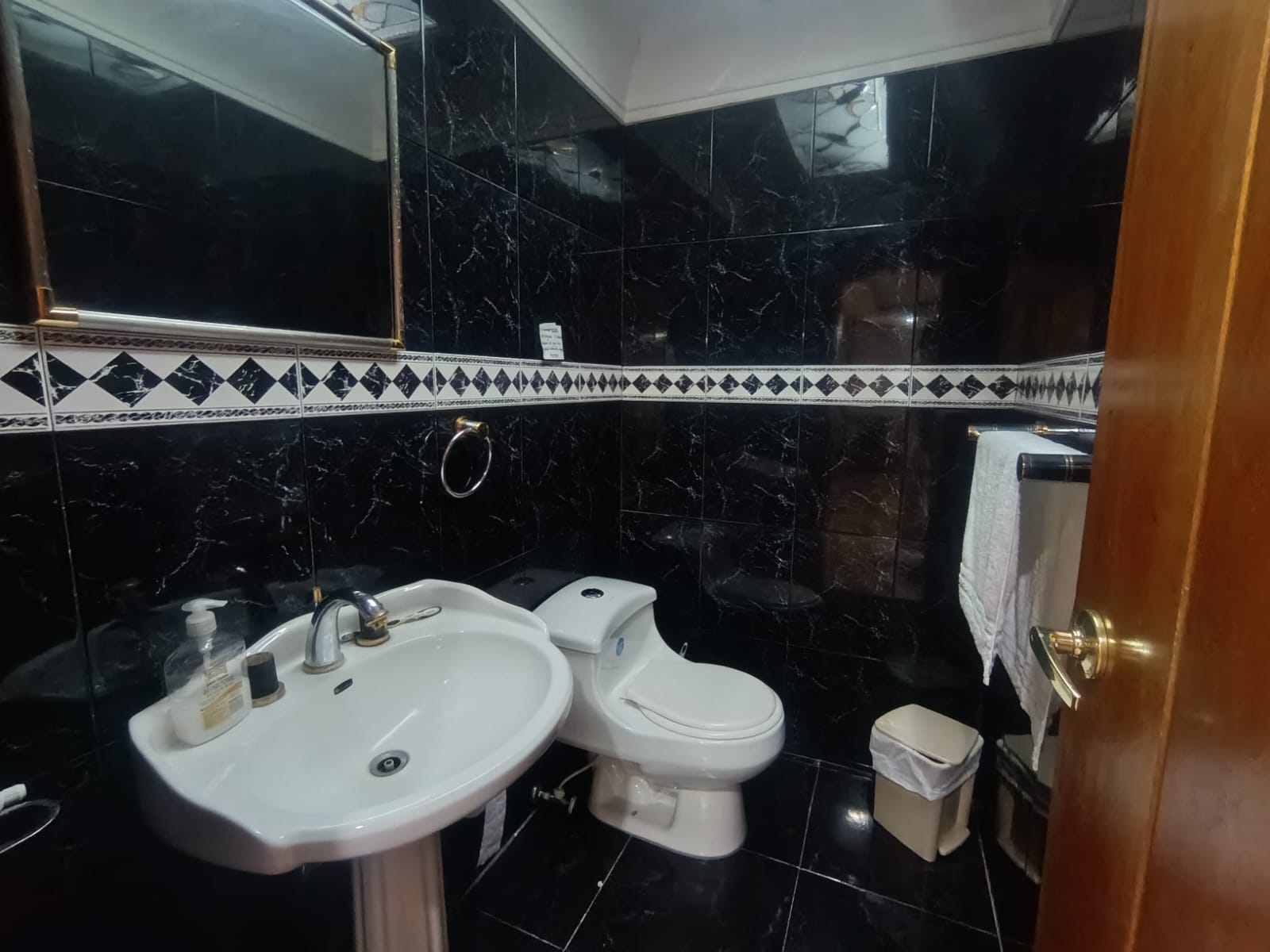 Casa en venta en La Camelia, Manizales · foto 8 de 24