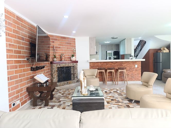 Casa de 3 alcobas en venta en El Poblado, Medellín, 188 m² · foto 7 de 16