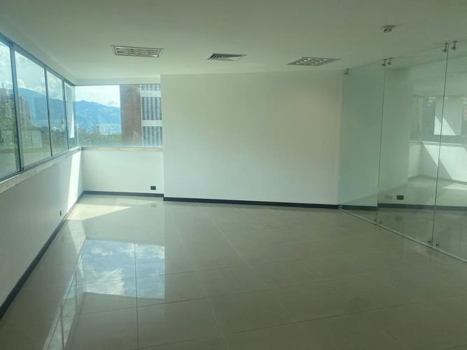 Oficina en arriendo en El Poblado, Medellín, 58 m² · foto 8 de 14