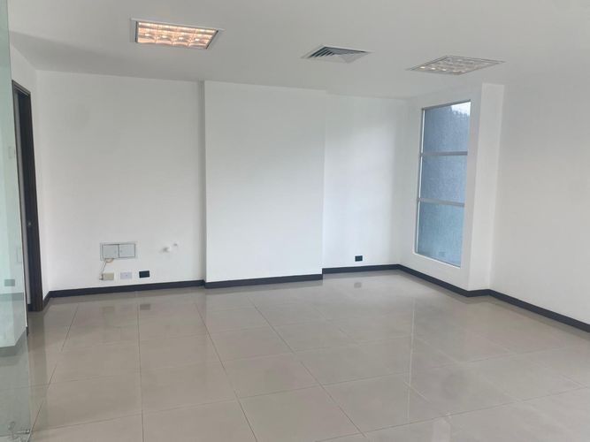 Oficina en arriendo en El Poblado, Medellín, 58 m² · foto 10 de 14