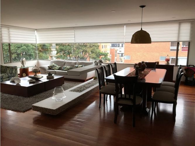 Apartamento de 4 alcobas en venta en Chicó Navarra, Bogotá, 285 m² · foto 2 de 24