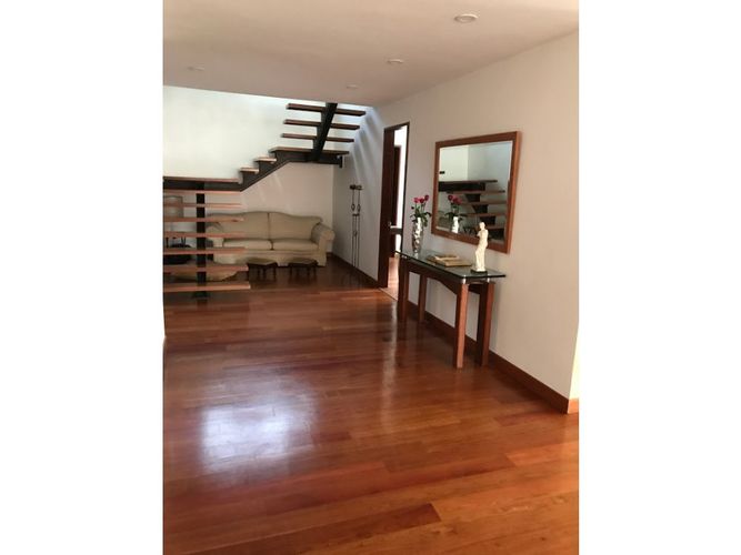 Apartamento de 4 alcobas en venta en Chicó Navarra, Bogotá, 285 m² · foto 11 de 24